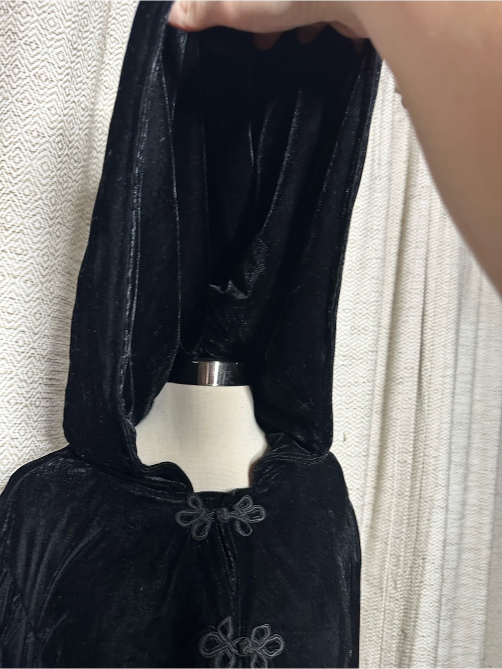 The Pyramid Collection Black Velvet Hooded Duster Coat Frog Closure Large Goth - Picture 5 of 9